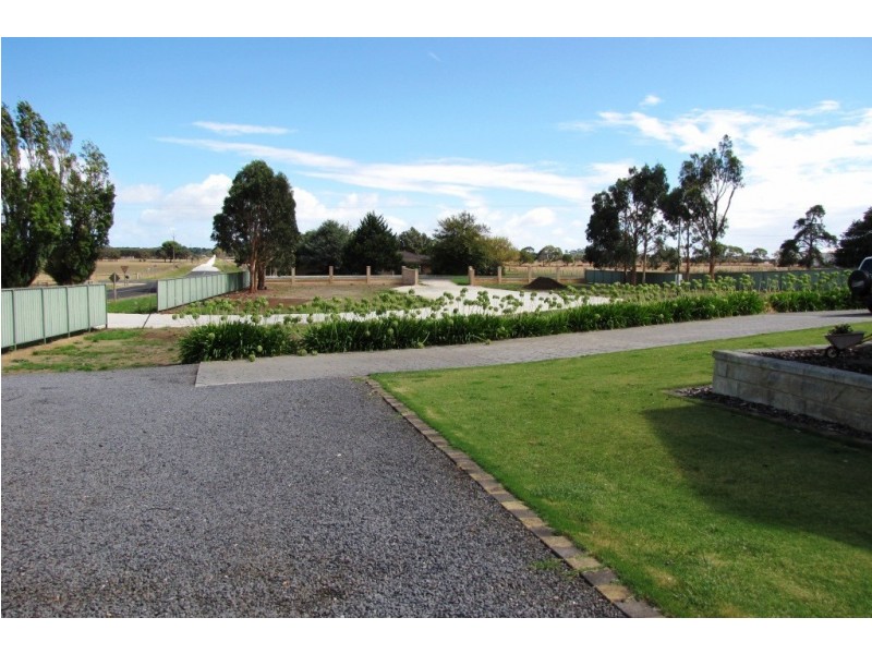 11 Hill Road, Yahl, Mount Gambier SA 5290