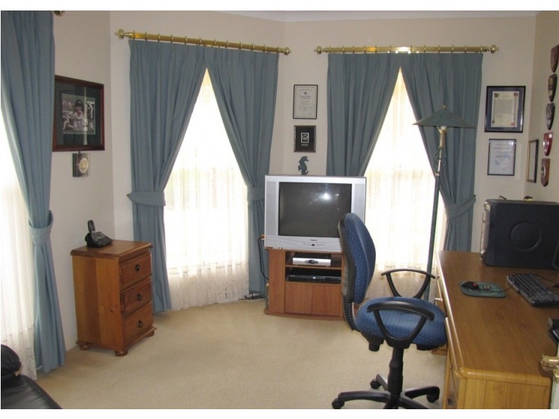 21 Vivienne Avenue, Mount Gambier SA 5290