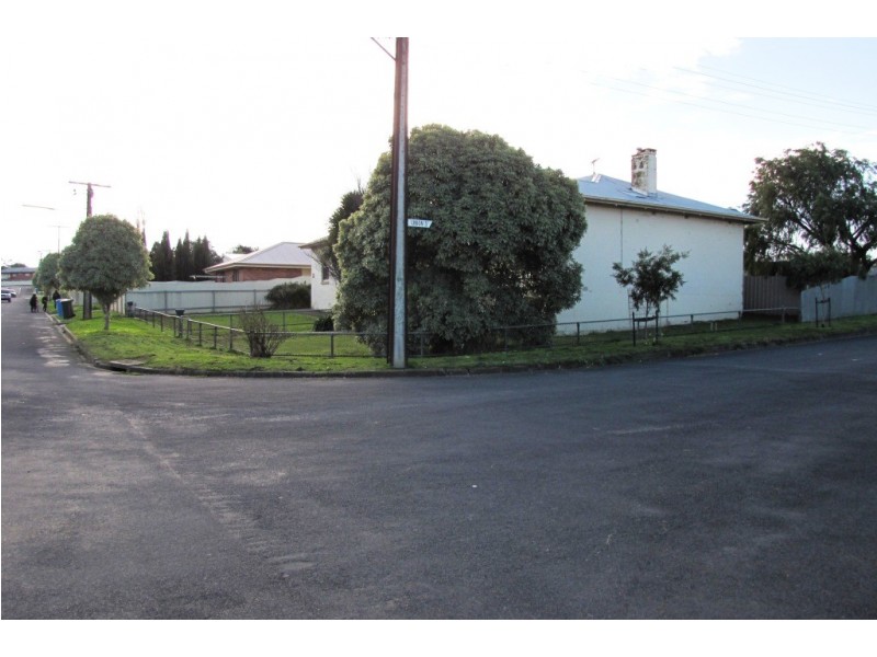 24 and 26 Queens Avenue, Mount Gambier SA 5290