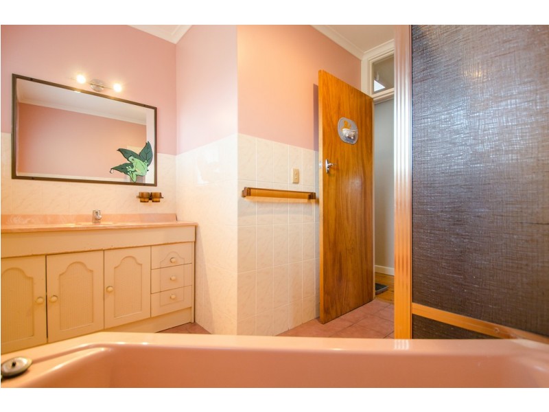 18 Swan Street, Mount Gambier SA 5290