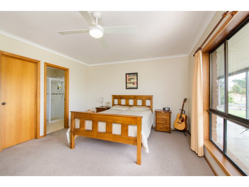 295 Caroline Headquarters Road, Yahl, Mount Gambier SA 5291