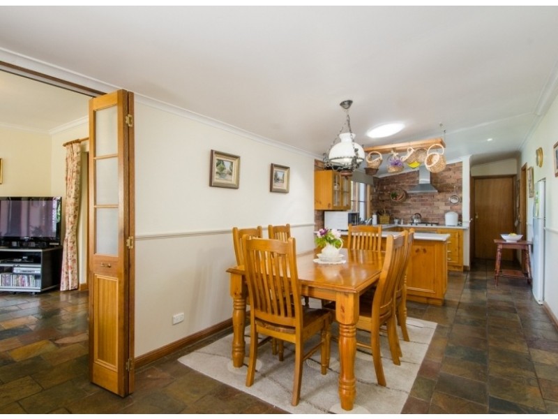 169 Bay Road,, Mount Gambier SA 5290