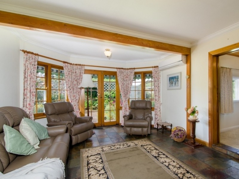 169 Bay Road,, Mount Gambier SA 5290