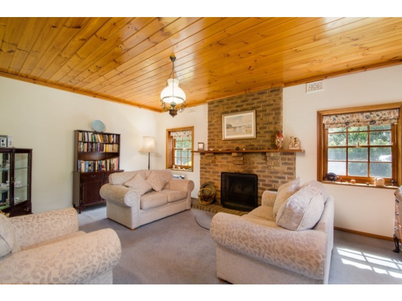 169 Bay Road,, Mount Gambier SA 5290