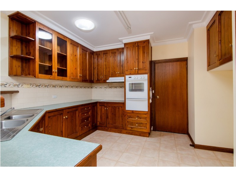 27 Meylin Street, Port Macdonnell SA 5291