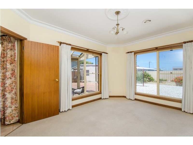 27 Meylin Street, Port Macdonnell SA 5291
