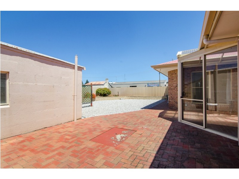 27 Meylin Street, Port Macdonnell SA 5291