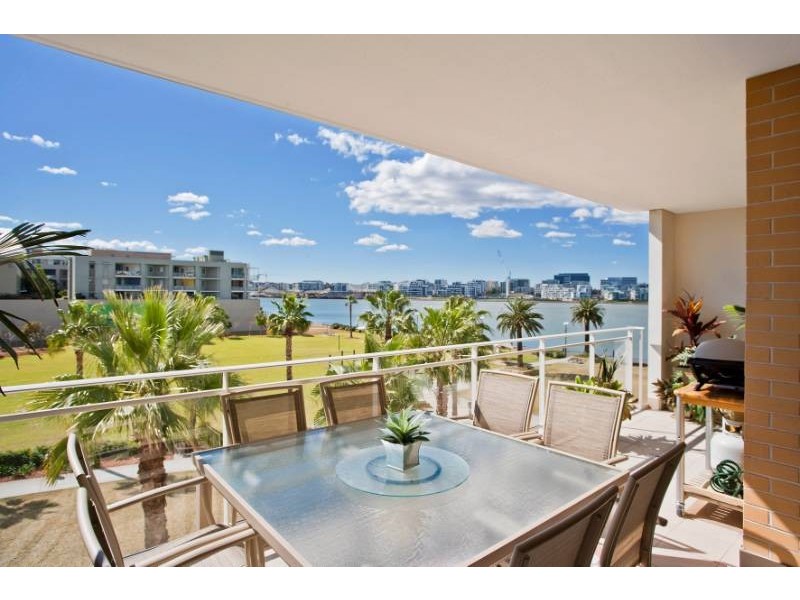 2 The Crescent, Newington NSW 2127