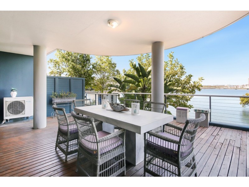 2/29 Bennelong Parkway, Wentworth Point NSW 2127