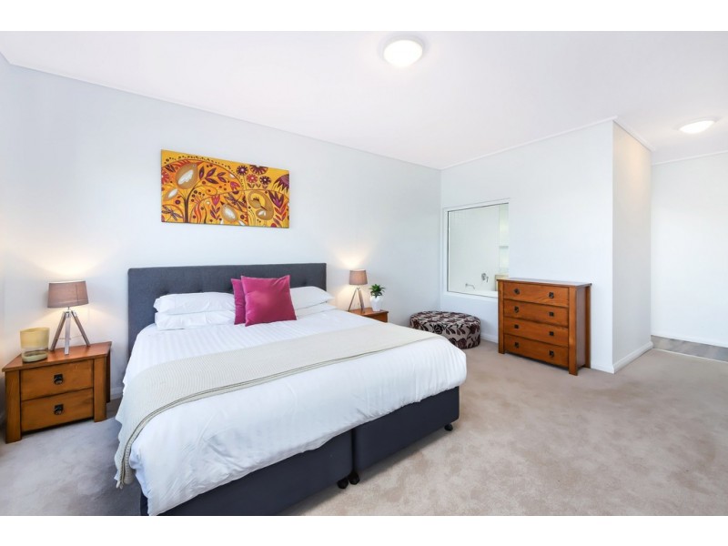 2/29 Bennelong Parkway, Wentworth Point NSW 2127