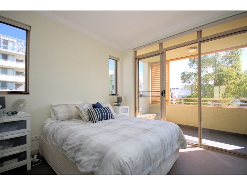 3** / 4 Stromboli Strait, Wentworth Point NSW 2127