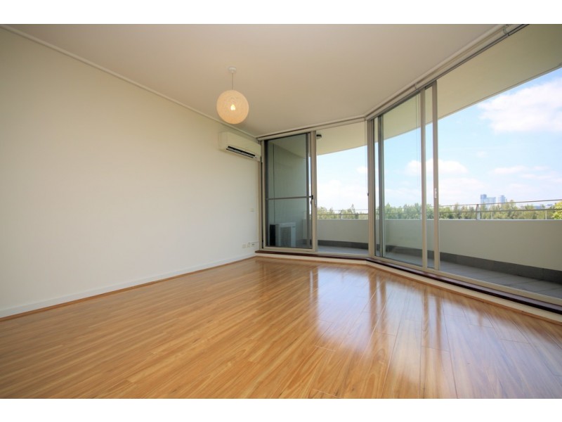 5** / 1 The Piazza, Wentworth Point NSW 2127