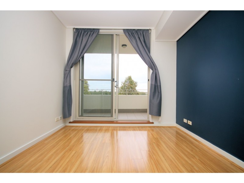 5** / 1 The Piazza, Wentworth Point NSW 2127