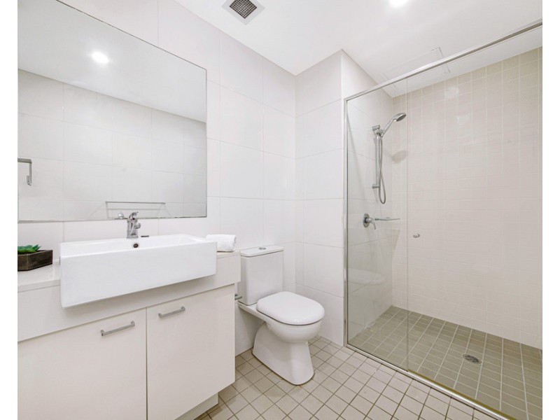 582/33 Hill Road, Wentworth Point NSW 2127
