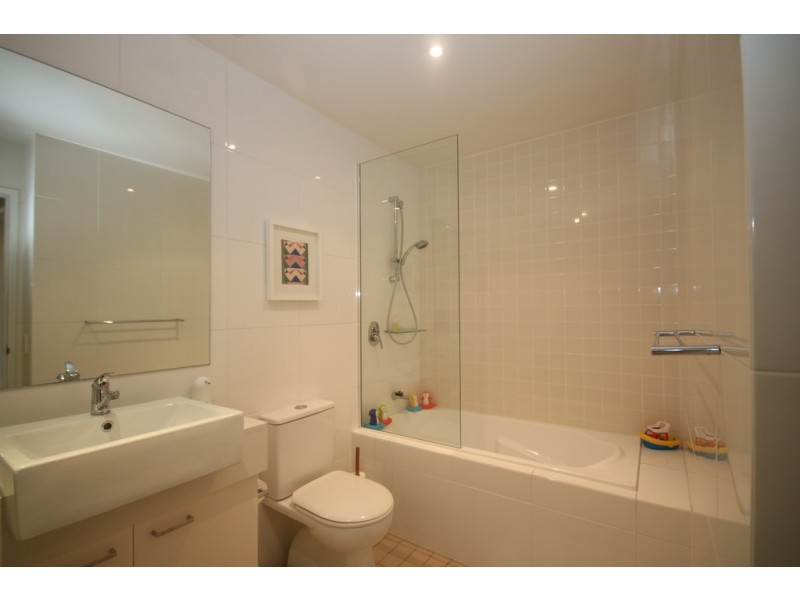 582/33 Hill Road, Wentworth Point NSW 2127