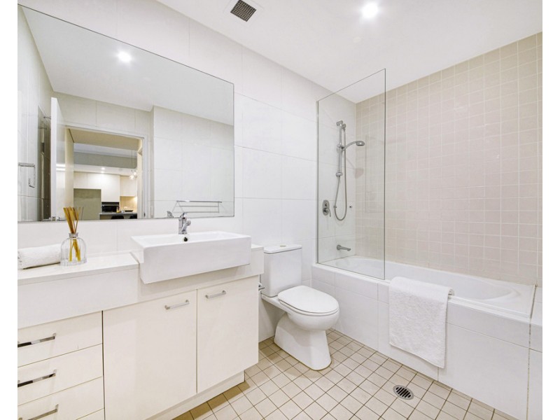 582/33 Hill Road, Wentworth Point NSW 2127