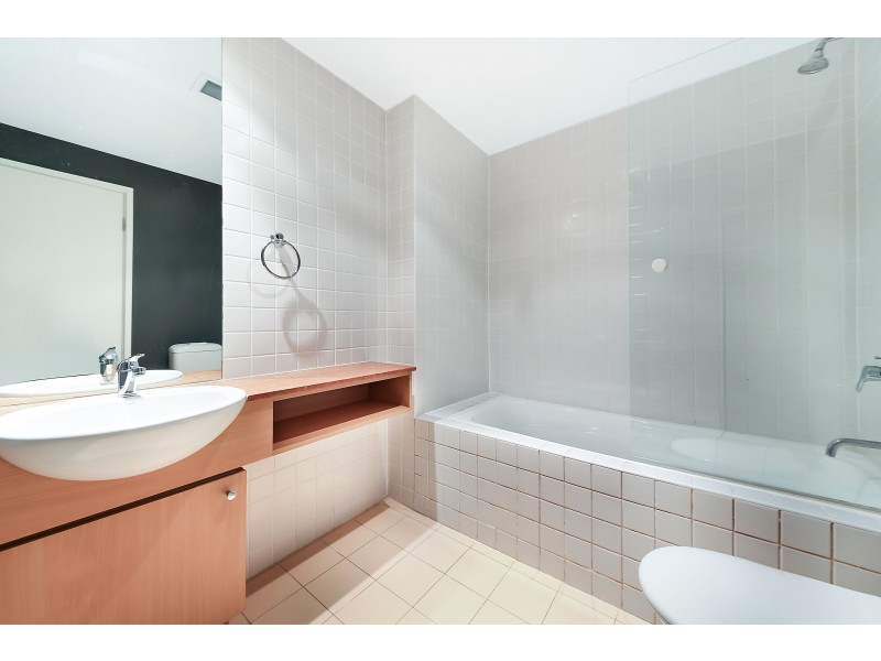 4**/27 Bennelong Parkway, Wentworth Point NSW 2127