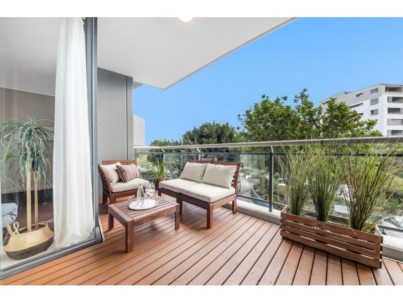 2/27 Bennelong Parkway, Wentworth Point NSW 2127