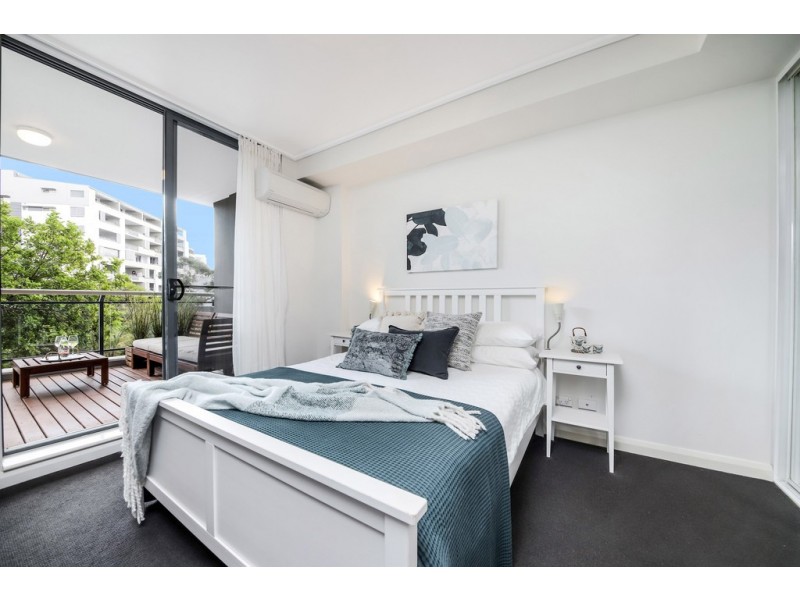 2/27 Bennelong Parkway, Wentworth Point NSW 2127