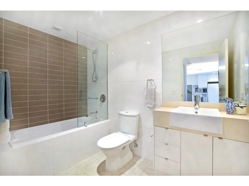 2 The Crescent, Wentworth Point NSW 2127