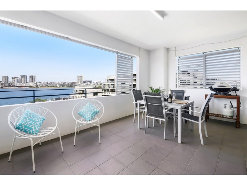 727/25 Bennelong Parkway, Wentworth Point NSW 2127