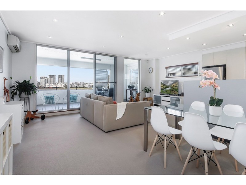 727/25 Bennelong Parkway, Wentworth Point NSW 2127