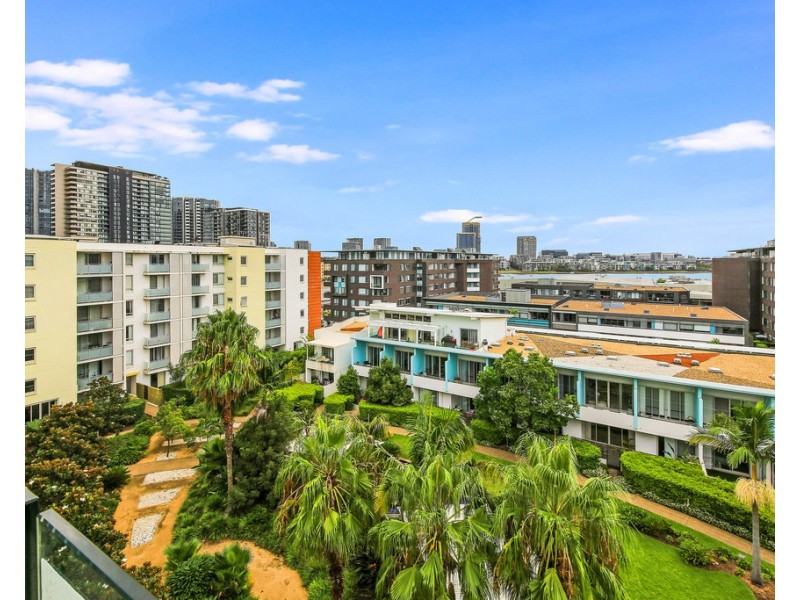 880/33 Hill Road, Wentworth Point NSW 2127