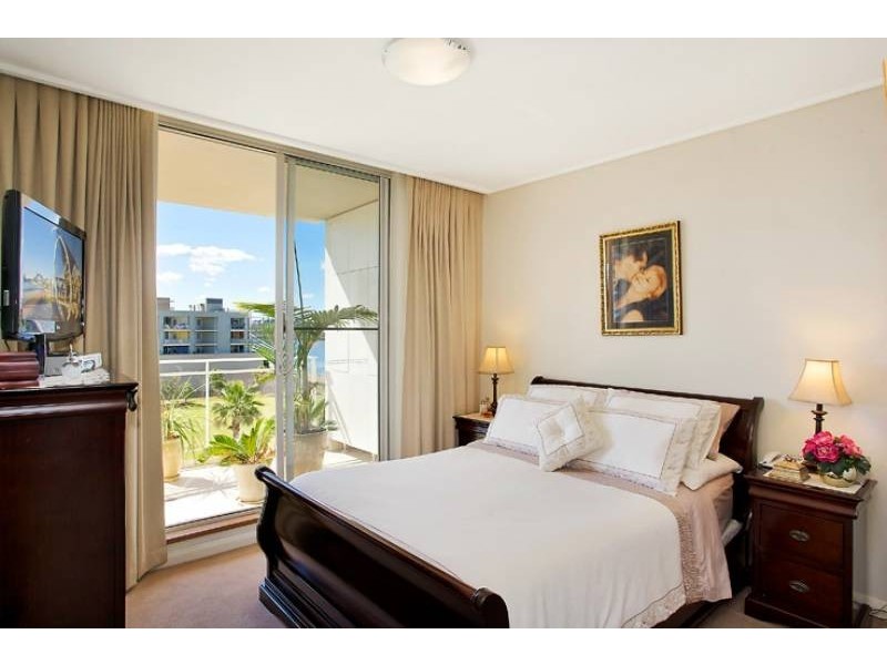 2 The Crescent, Newington NSW 2127