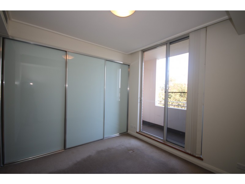 684/4 The Crescent, Wentworth Point NSW 2127