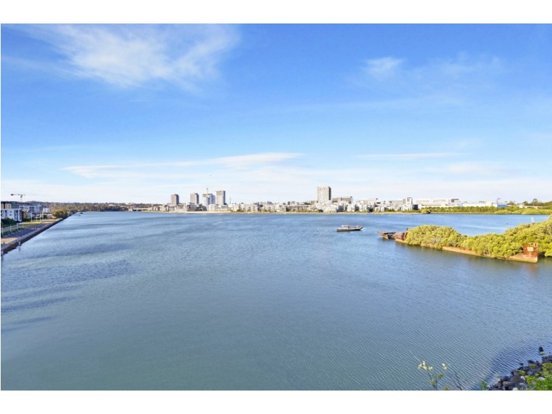 6* / 27 Bennelong Parkway, Wentworth Point NSW 2127