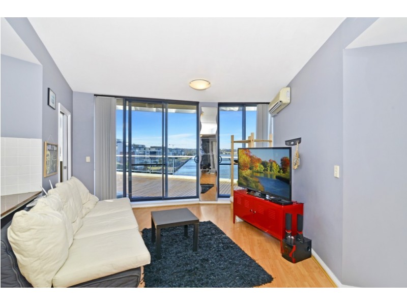 6* / 27 Bennelong Parkway, Wentworth Point NSW 2127