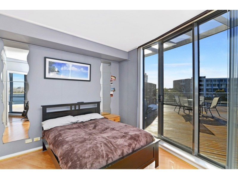 6* / 27 Bennelong Parkway, Wentworth Point NSW 2127