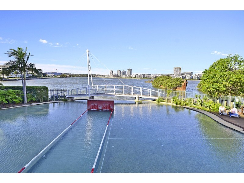6* / 27 Bennelong Parkway, Wentworth Point NSW 2127