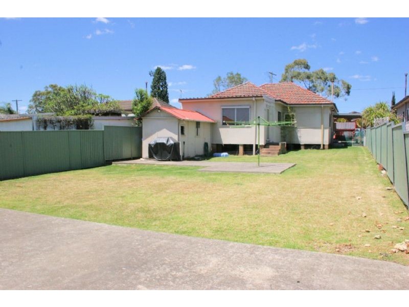 8 Cross Road, Merrylands NSW 2160