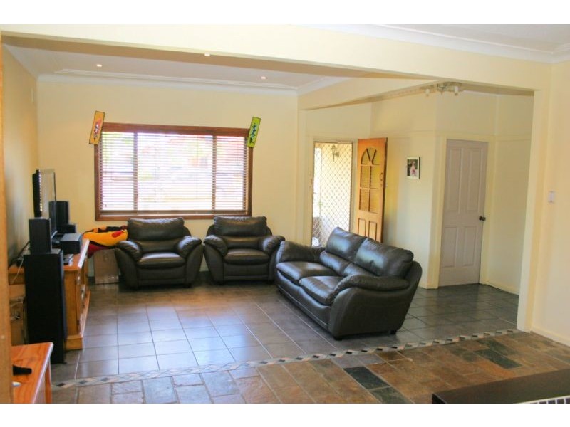 8 Cross Road, Merrylands NSW 2160