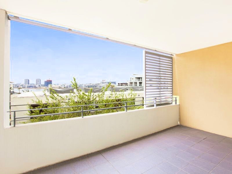 25 Bennelong Parkway, Wentworth Point NSW 2127