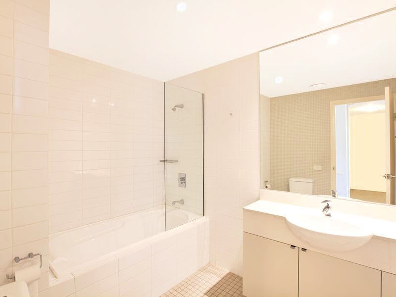 25 Bennelong Parkway, Wentworth Point NSW 2127