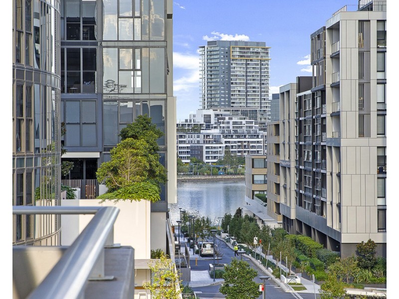 701/1 Waterways Street, Wentworth Point NSW 2127