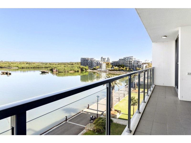 4** / 23 The Promenade, Wentworth Point NSW 2127