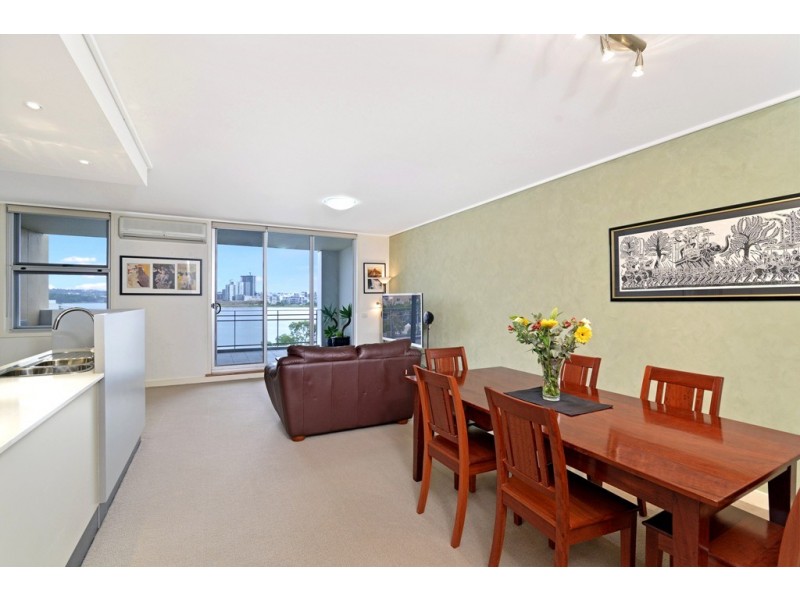 425/25 Bennelong Parkway, Wentworth Point NSW 2127