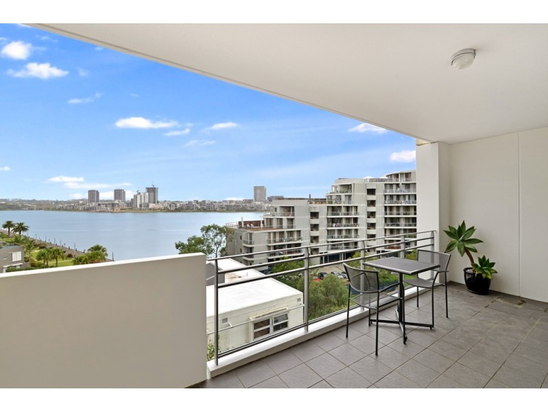 425/25 Bennelong Parkway, Wentworth Point NSW 2127