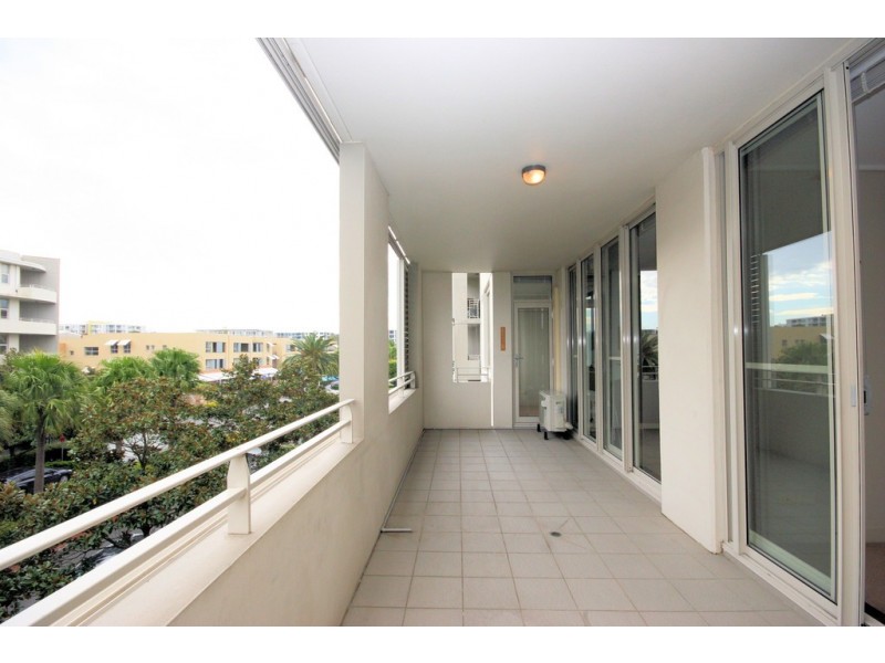 3**/2 The Piazza, Wentworth Point NSW 2127