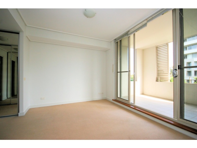 3**/2 The Piazza, Wentworth Point NSW 2127
