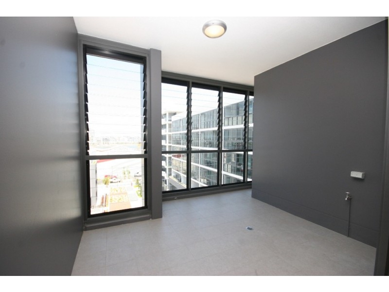 8**/53 Hill Road, Wentworth Point NSW 2127