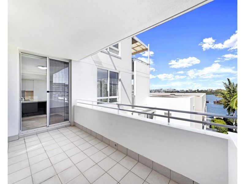 672/4 The Crescent, Wentworth Point NSW 2127