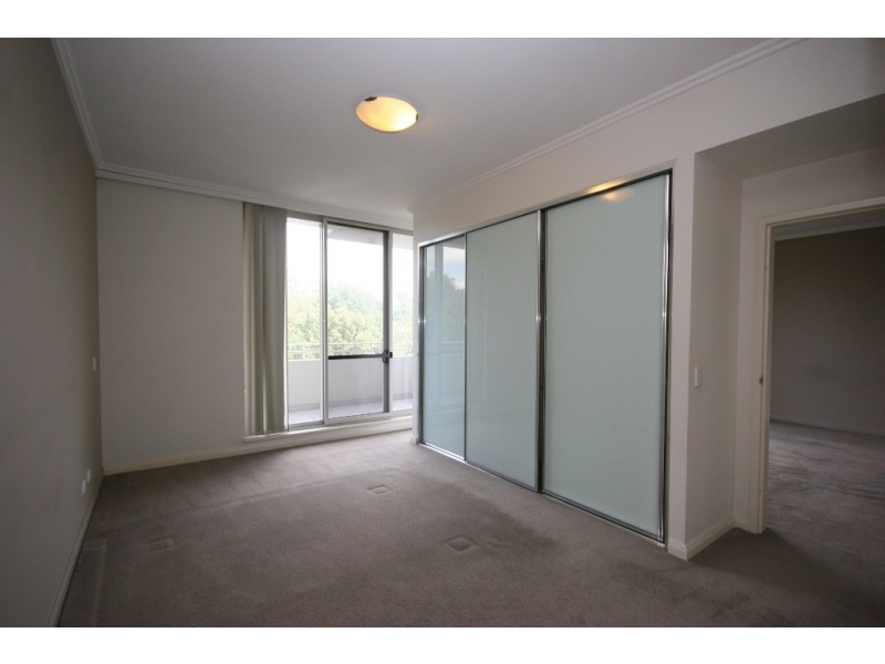 3**/33 Hill Road, Wentworth Point NSW 2127