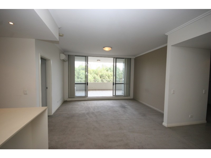 3**/33 Hill Road, Wentworth Point NSW 2127