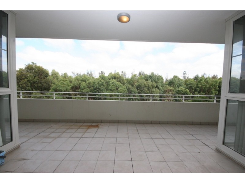 3**/33 Hill Road, Wentworth Point NSW 2127