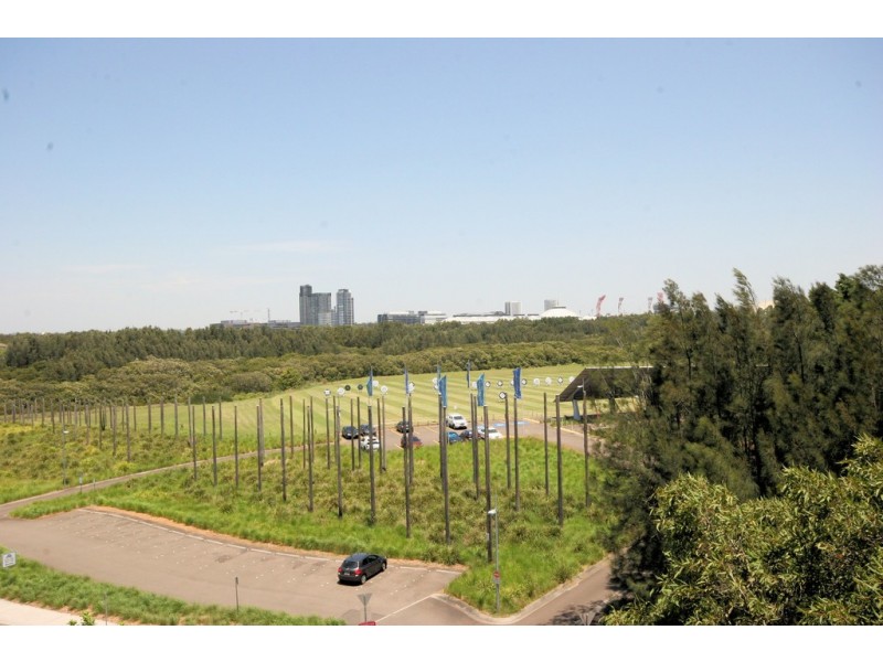 4**/25 Bennelong Parkway, Wentworth Point NSW 2127