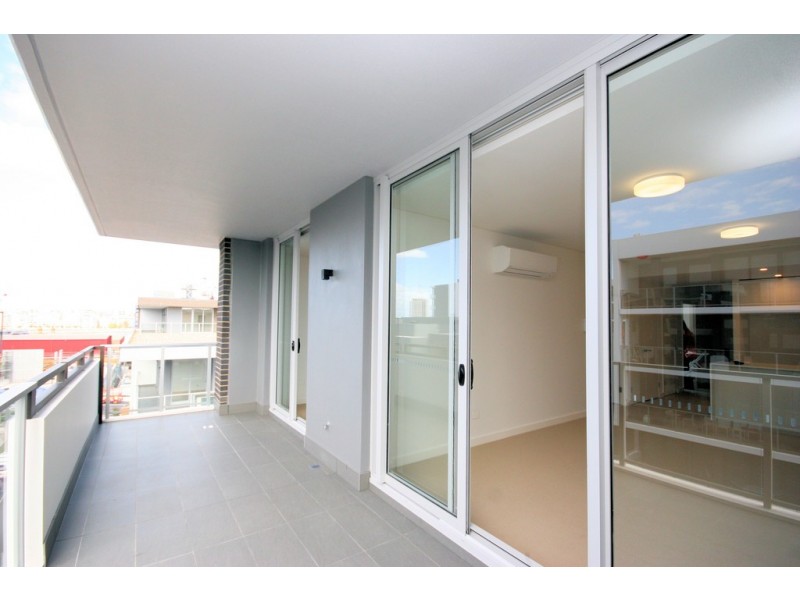 6** / 45 Hill Road, Wentworth Point NSW 2127